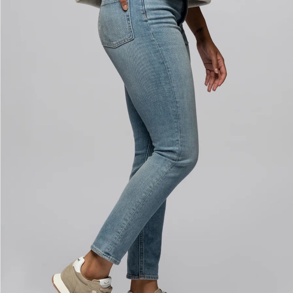 REVtown High Rise Straight Jeans Sunrise Indigo Wash Light Stretch Sz 32 - Picture 6 of 16